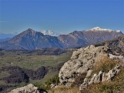 41 Bella vista... oltre le Grigne il Monte Rosa